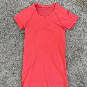 Lulu Swiftly tech short sleeve